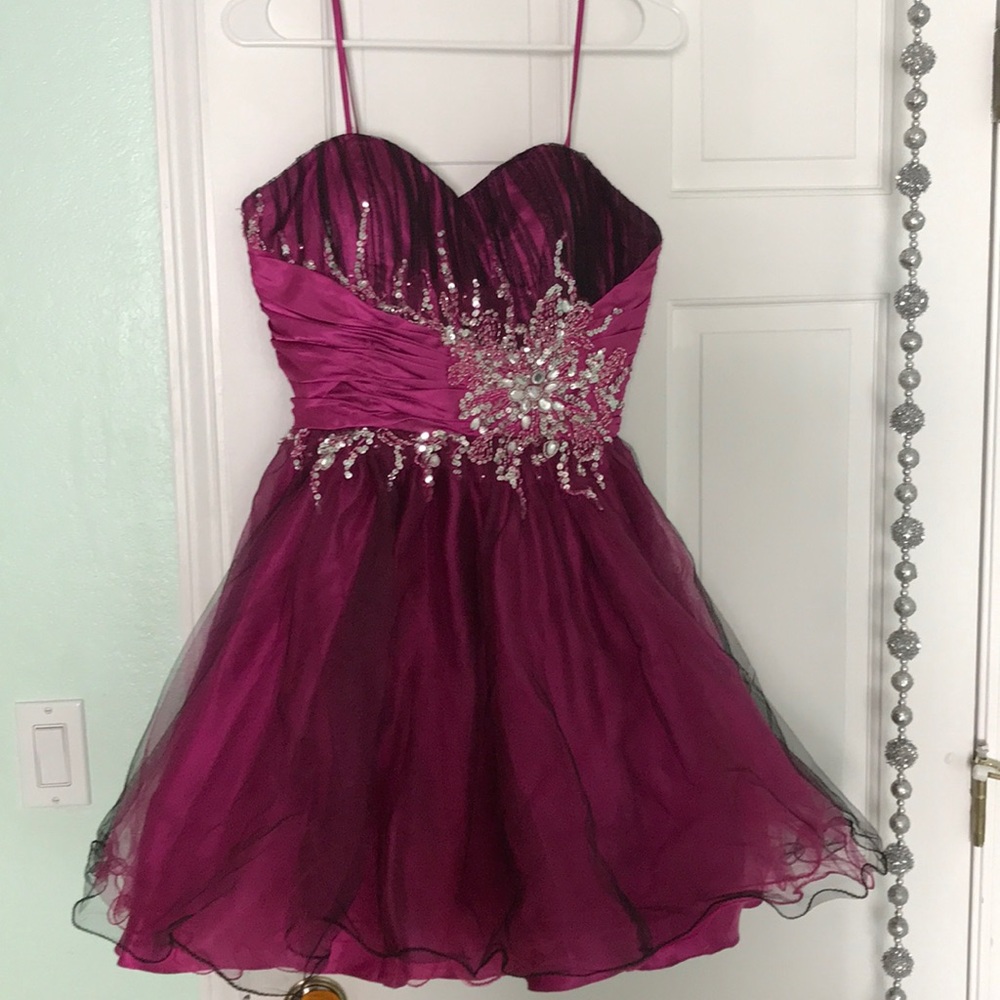 Strapless formal dress